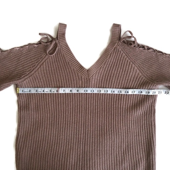 L.A. Hearts Lace Up Long Sleeve V Neck Sweater - Picture 5 of 8